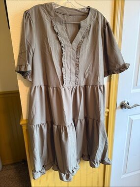 Women’s Khaki/Green Ruffle Tiered Dress XL